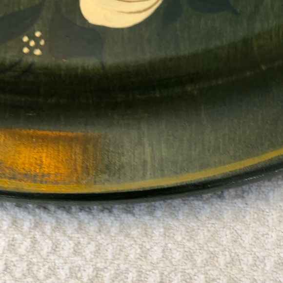 Floral Green hand painted vintage wooden Plate- signed on back -12 in - Picture 3 of 6